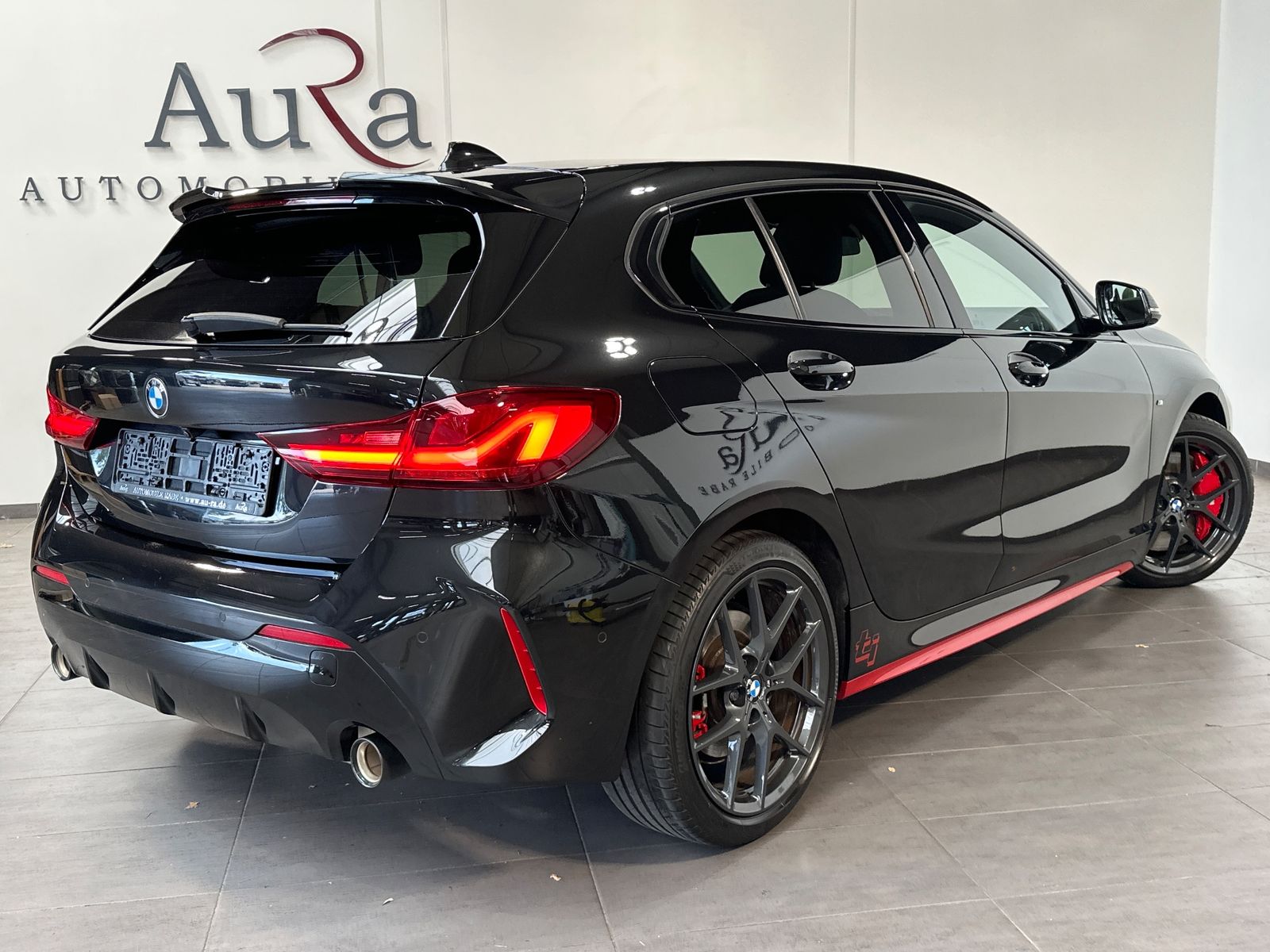 BMW 128 2023 г. Чёрный, пробег 54750 км