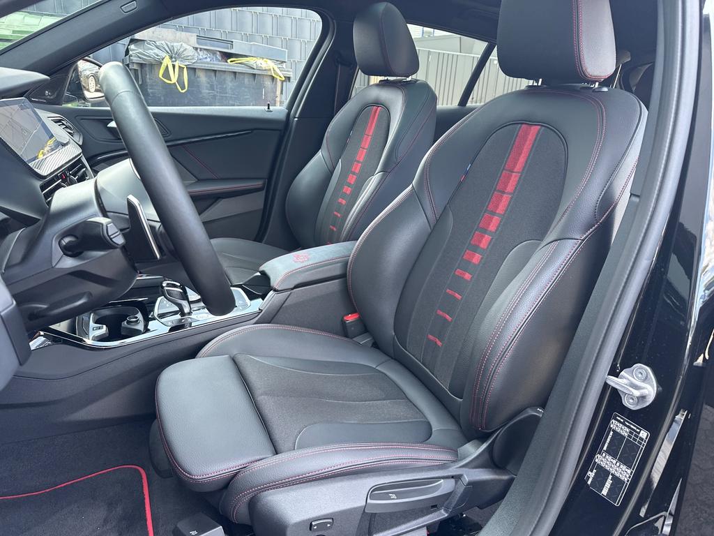 BMW 128 2023 г. Чёрный, пробег 54750 км