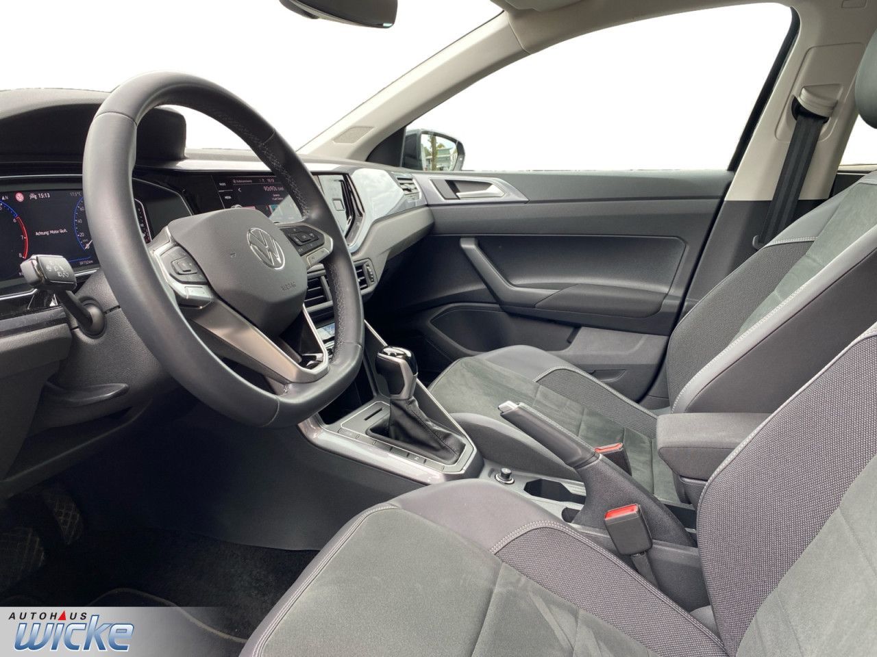 Volkswagen Polo 2023 г. Чёрный, пробег 59778 км