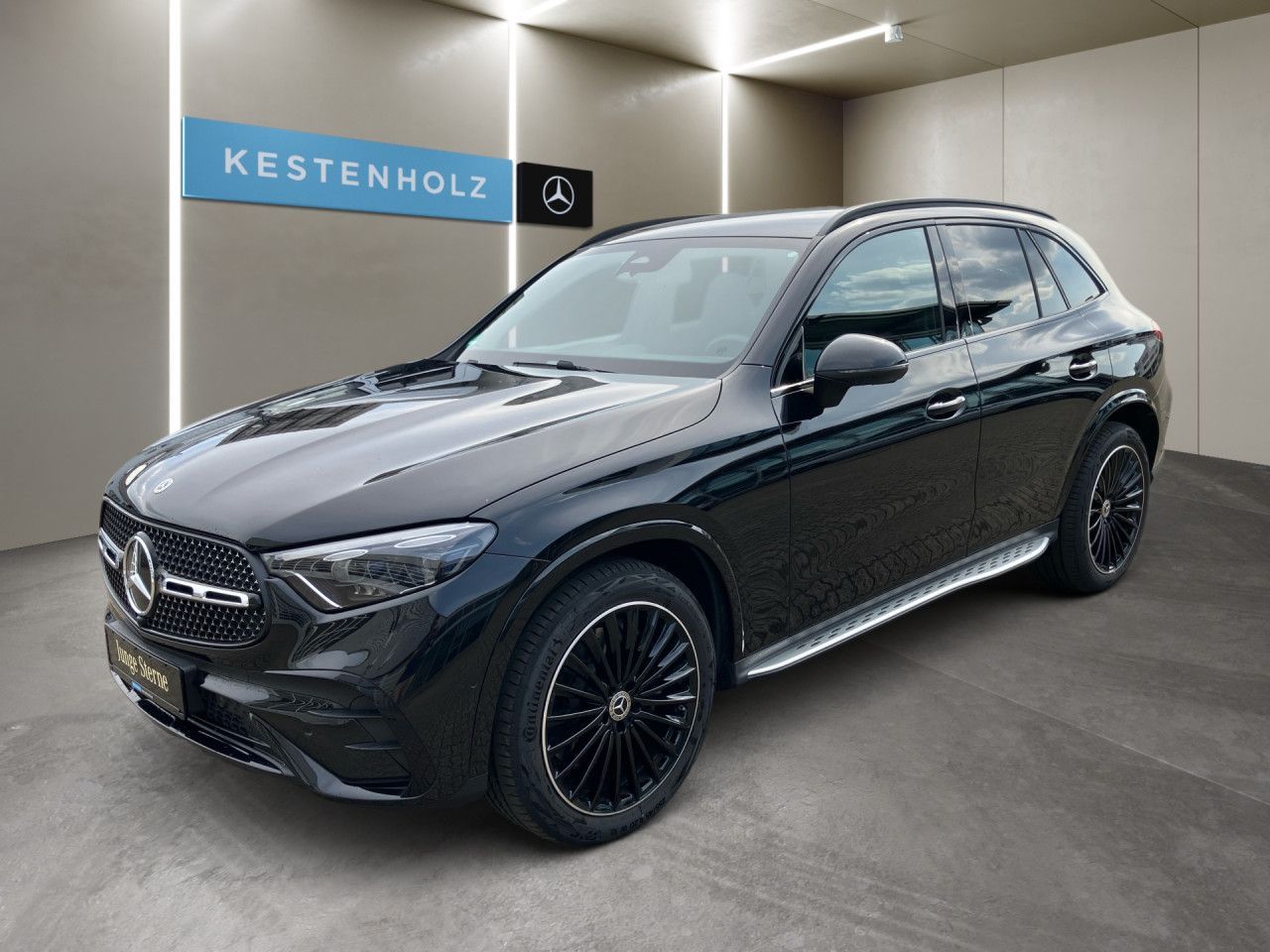 Mercedes-Benz GLC 200 2025 г. Чёрный, пробег 13967 км