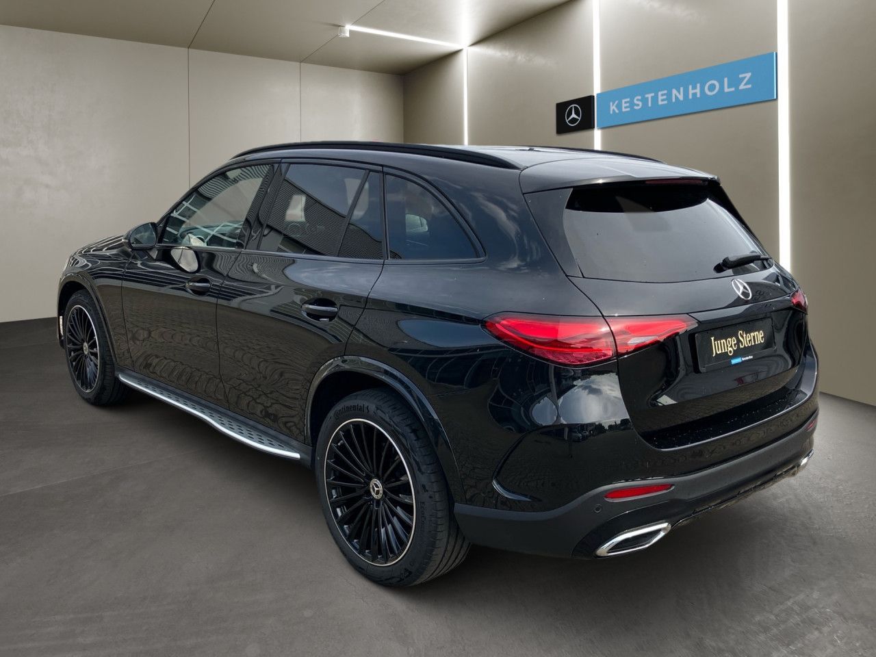 Mercedes-Benz GLC 200 2025 г. Чёрный, пробег 13967 км