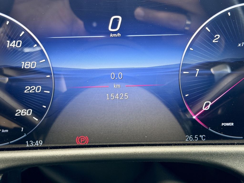 Mercedes-Benz E 220 2025 г. Серый, пробег 15400 км