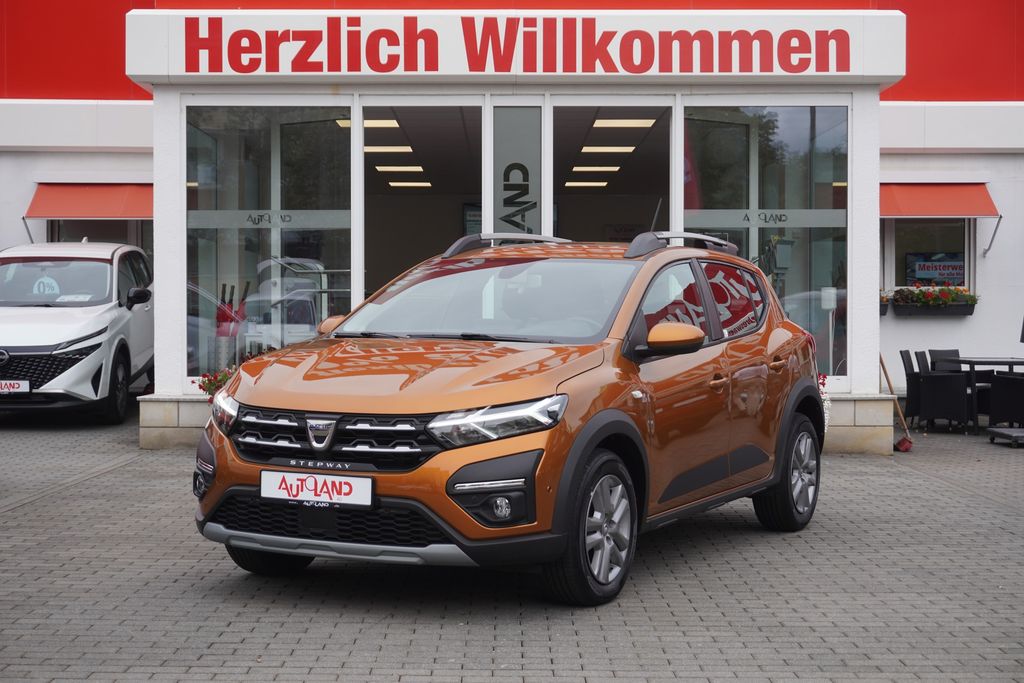 Dacia Sandero 2022 г. Оранжевый, пробег 39622 км