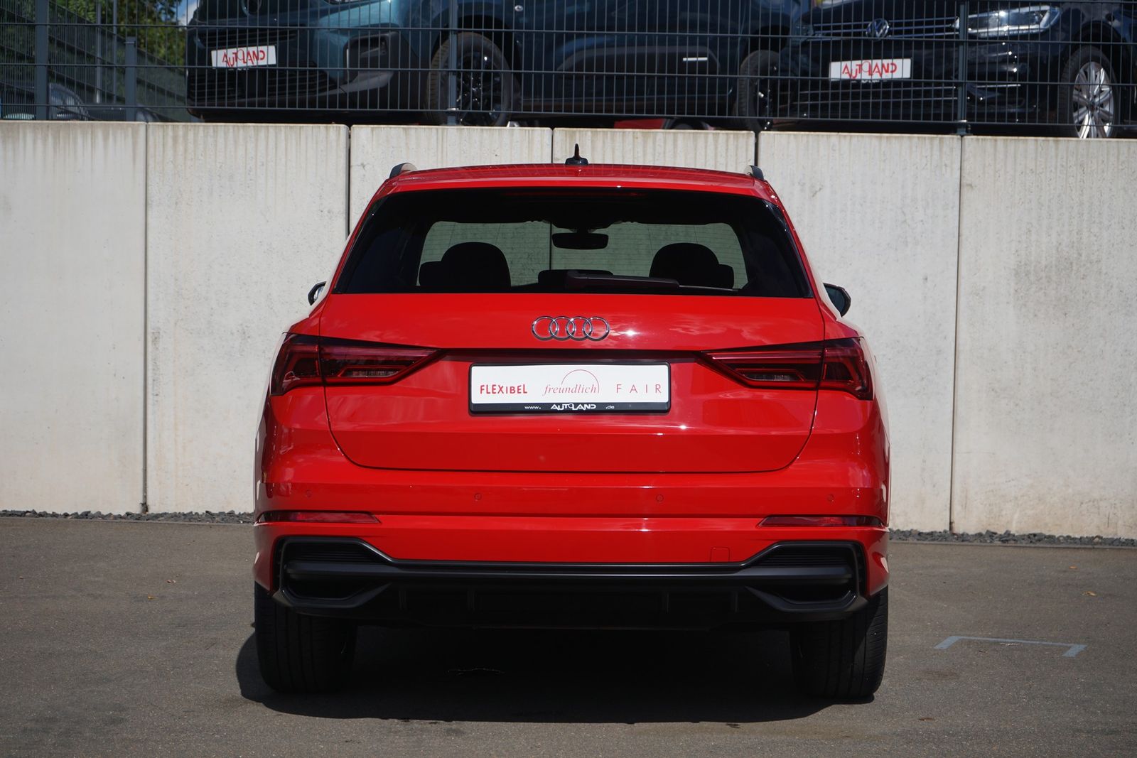 Audi Q3 2021 г. Красный, пробег 59709 км