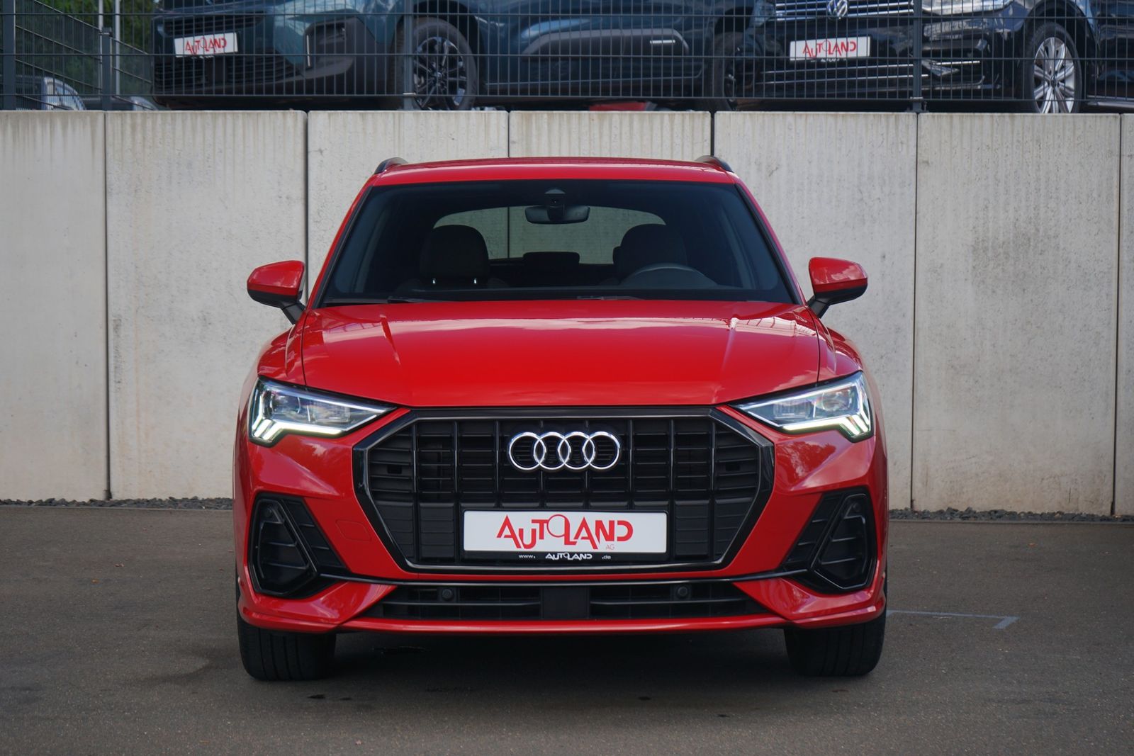 Audi Q3 2021 г. Красный, пробег 59709 км