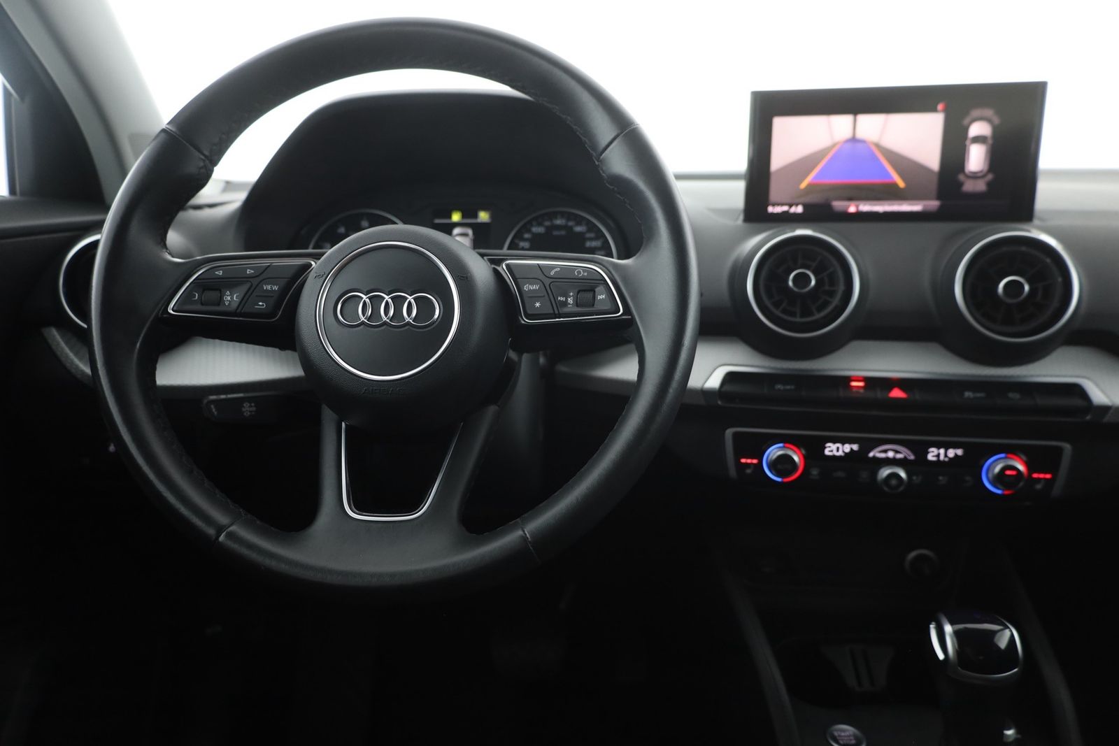 Audi Q2 2023 г. Чёрный, пробег 45662 км