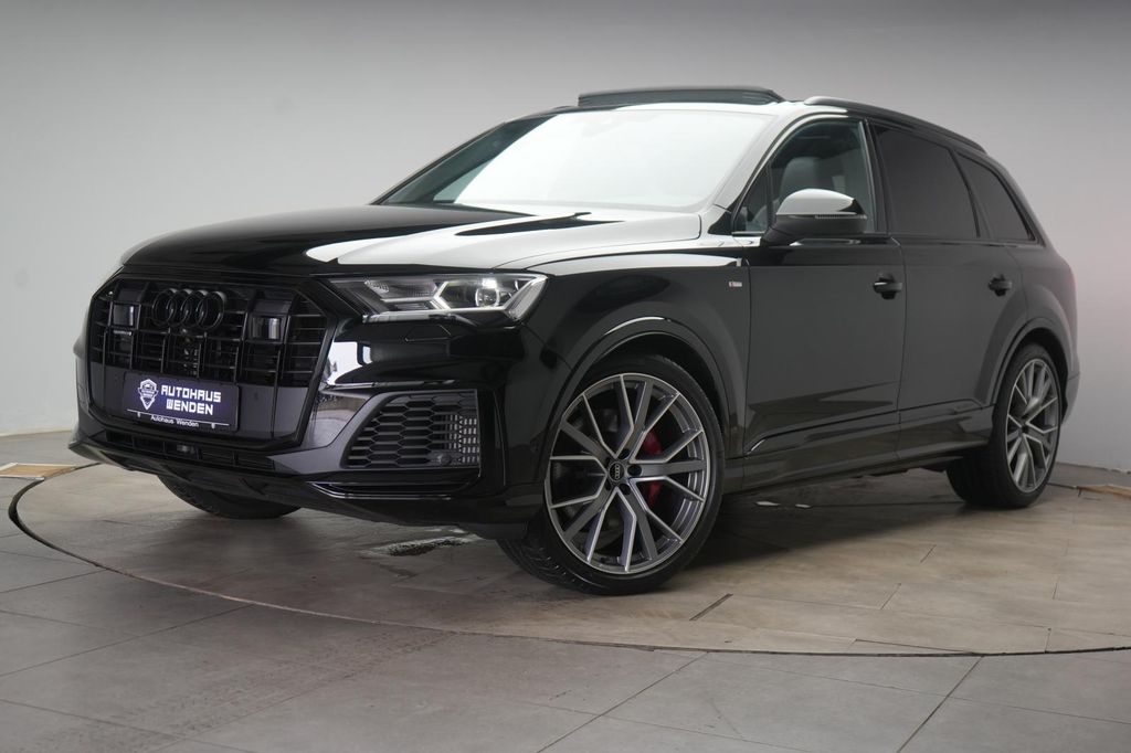 Audi Q7 2023 г. Чёрный, пробег 52000 км