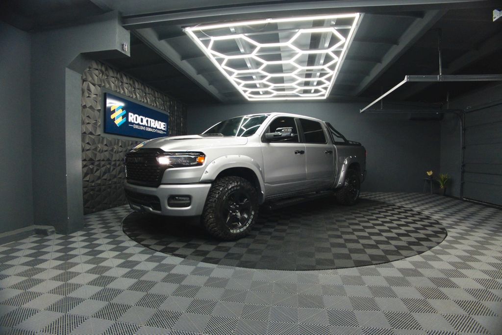 Dodge RAM 2025 г. Серебристый, пробег 19300 км