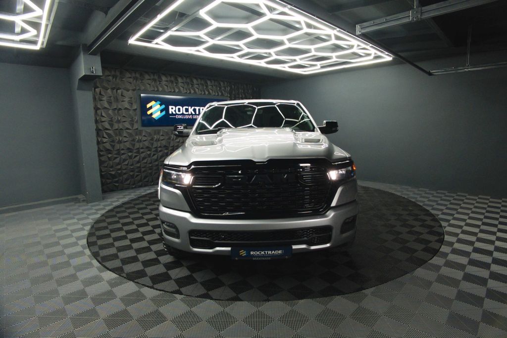 Dodge RAM 2025 г. Серебристый, пробег 19300 км