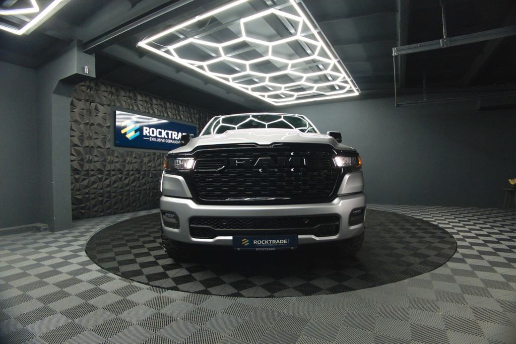 Dodge RAM 2025 г. Серебристый, пробег 19300 км