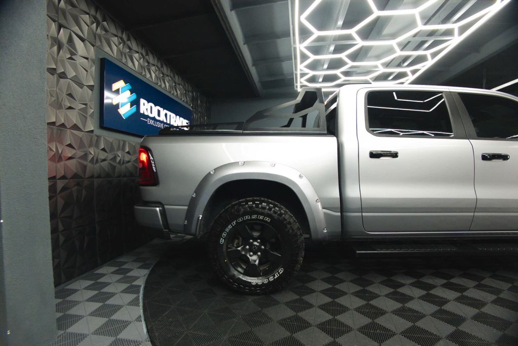 Dodge RAM 2025 г. Серебристый, пробег 19300 км
