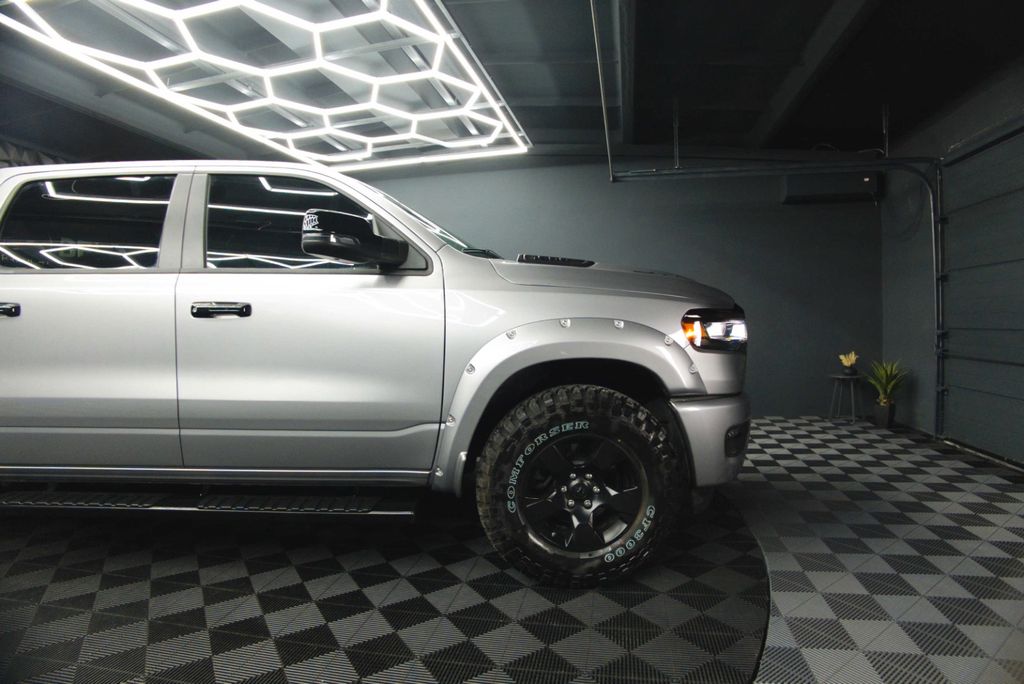 Dodge RAM 2025 г. Серебристый, пробег 19300 км