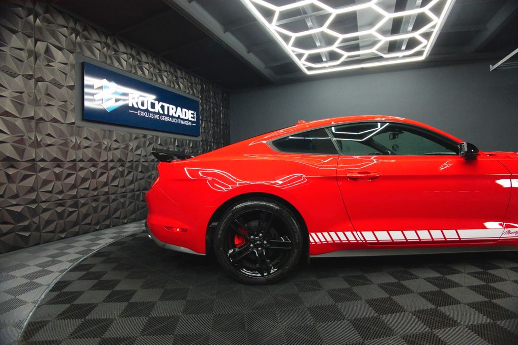 Ford Mustang 2021 г. Красный, пробег 51035 км