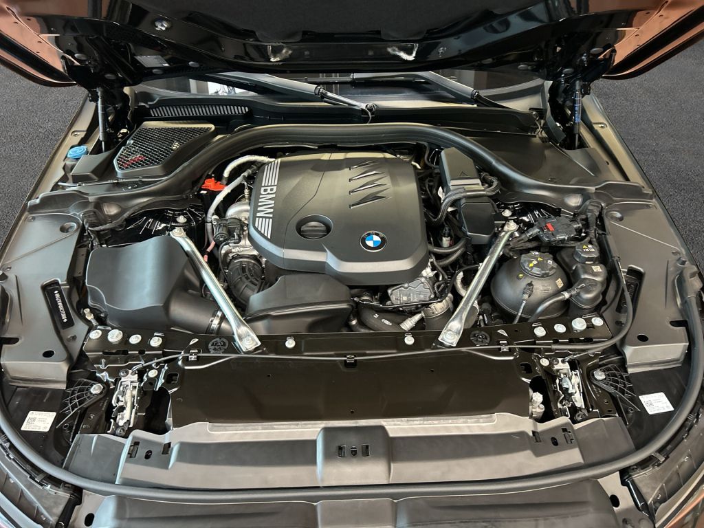 BMW 520 2025 г. Чёрный, пробег 34749 км