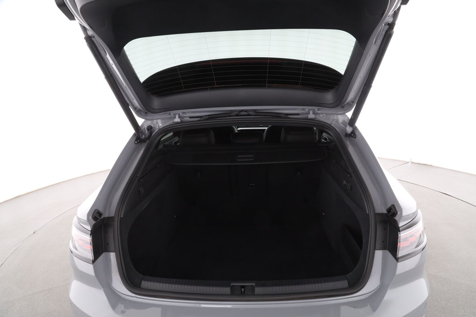 Volkswagen Arteon 2023 г. Серый, пробег 58627 км