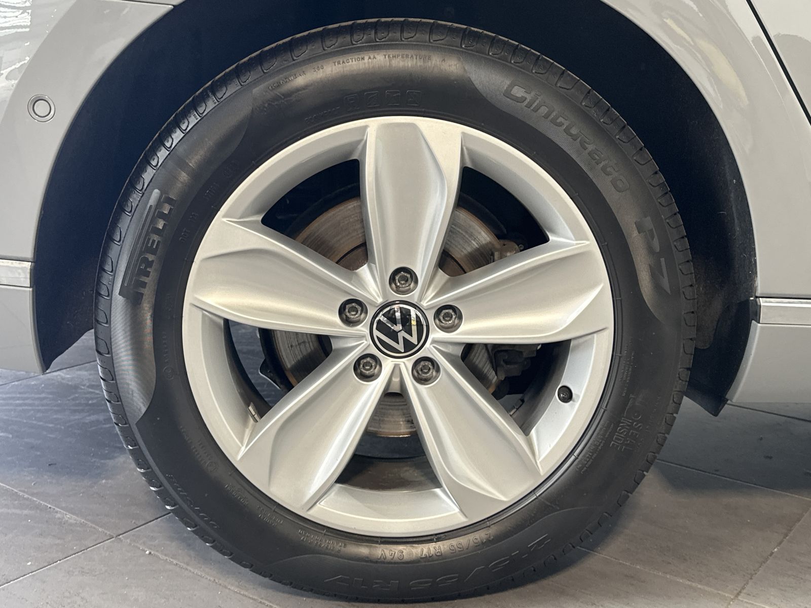 Volkswagen PASSAT VARIANT 2023 г. Серый, пробег 42750 км