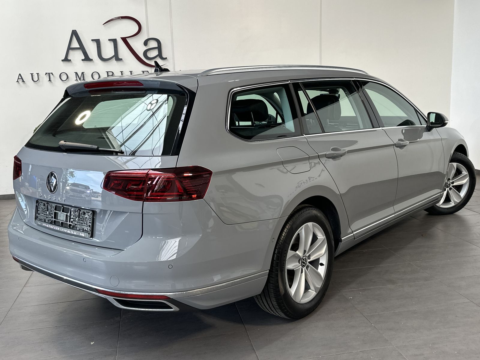 Volkswagen PASSAT VARIANT 2023 г. Серый, пробег 42750 км