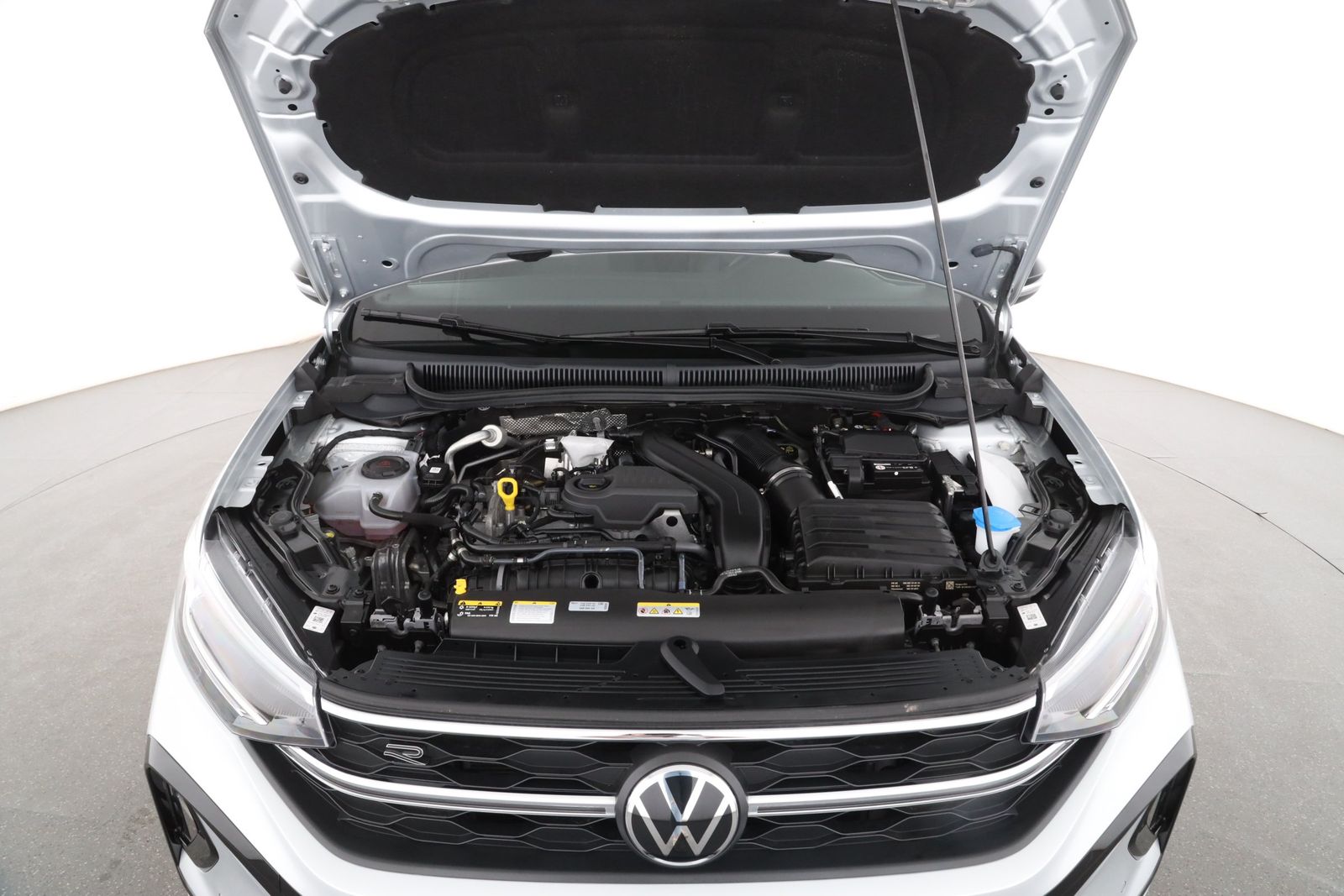 Volkswagen Taigo 2025 г. Серебристый, пробег 29971 км