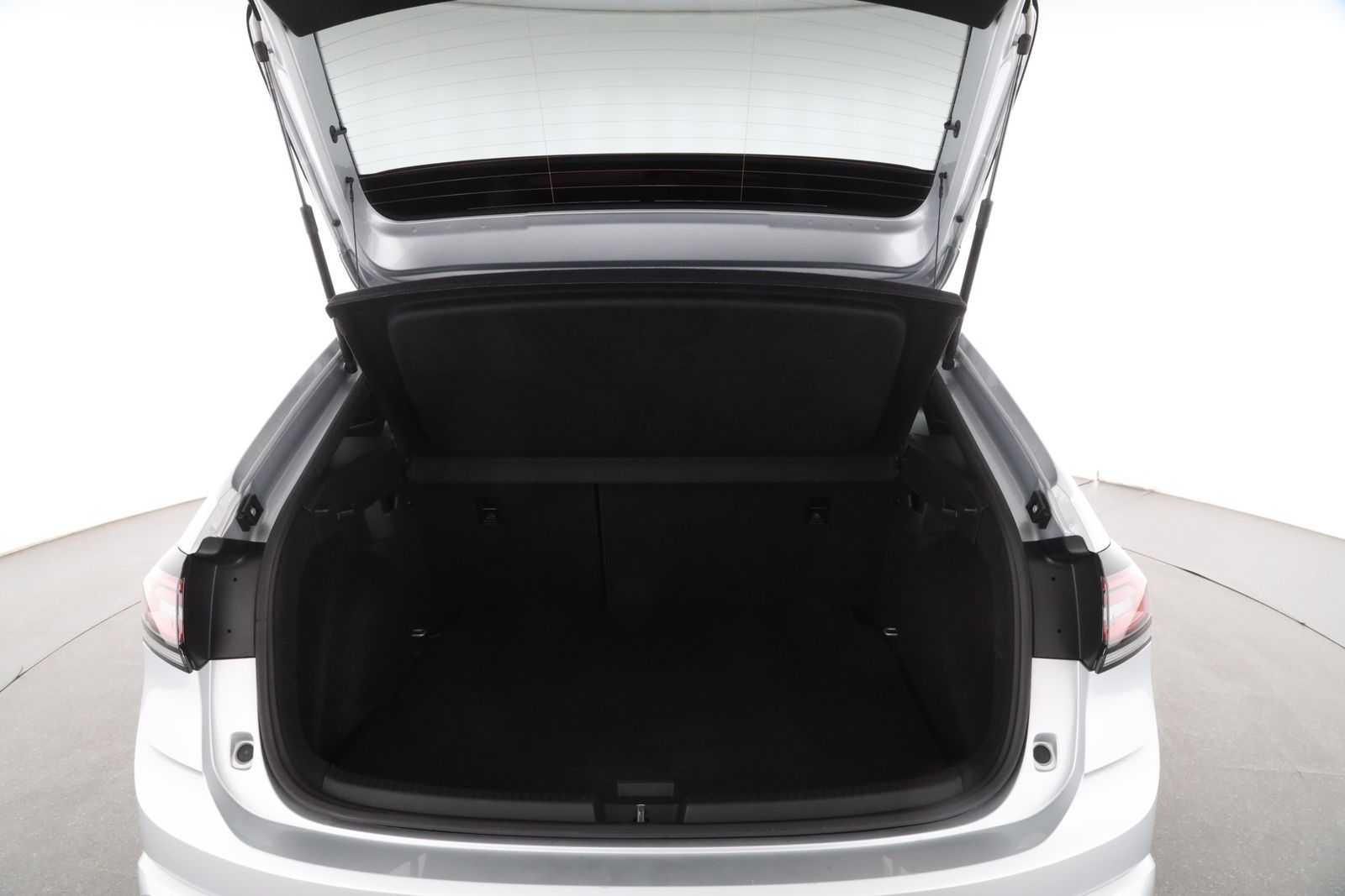 Volkswagen Taigo 2025 г. Серебристый, пробег 29971 км