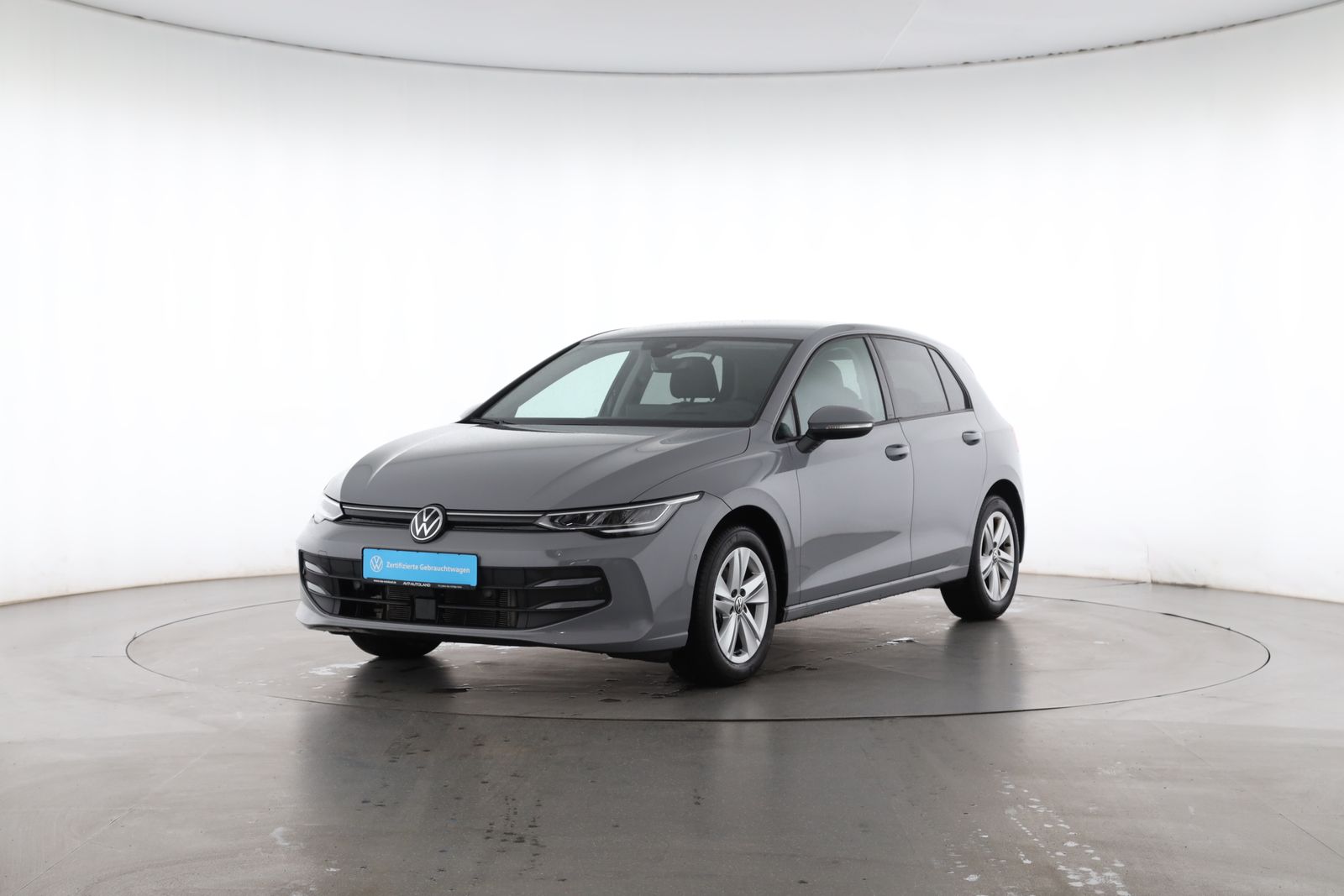 Volkswagen Golf 2025 г. Серый, пробег 26962 км