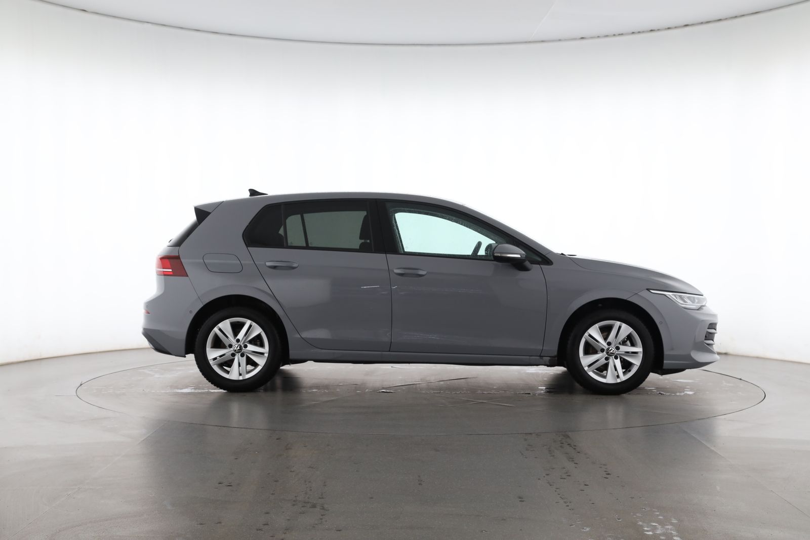 Volkswagen Golf 2025 г. Серый, пробег 26962 км