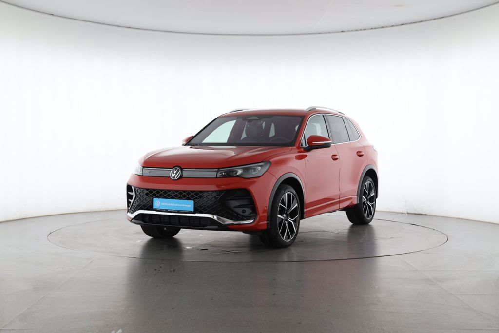 Volkswagen Tiguan 2025 г. Красный, пробег 11626 км