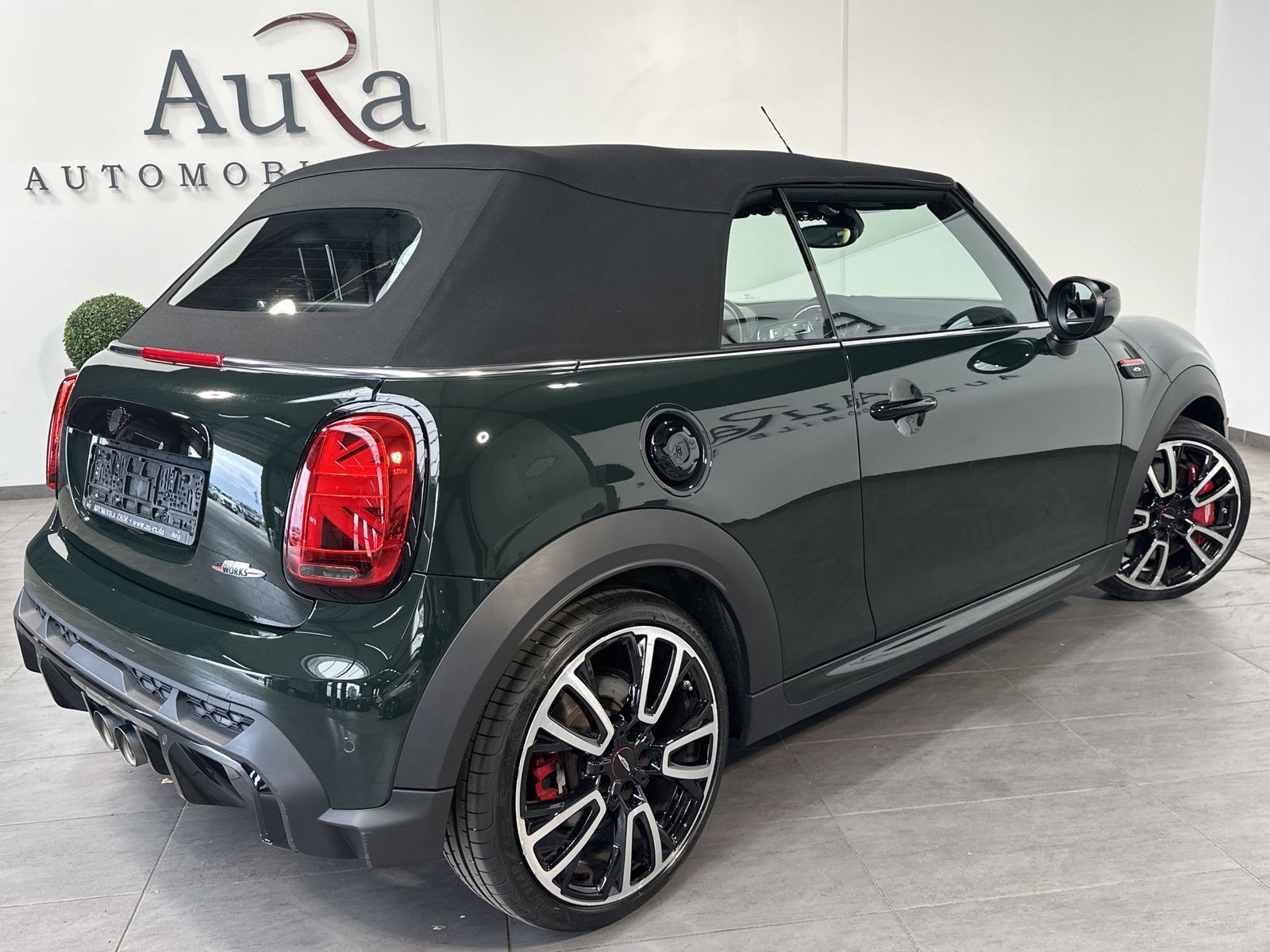 Mini JOHN COOPER WORKS CABRIO 2022 г. Зелёный, пробег 57450 км