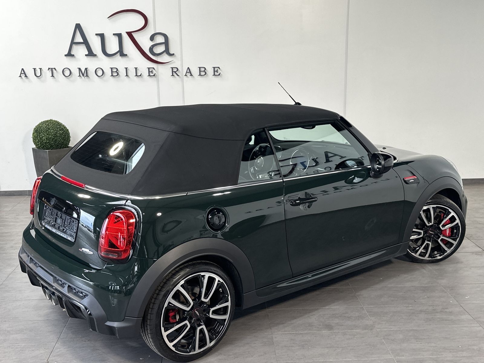 Mini JOHN COOPER WORKS CABRIO 2022 г. Зелёный, пробег 57450 км
