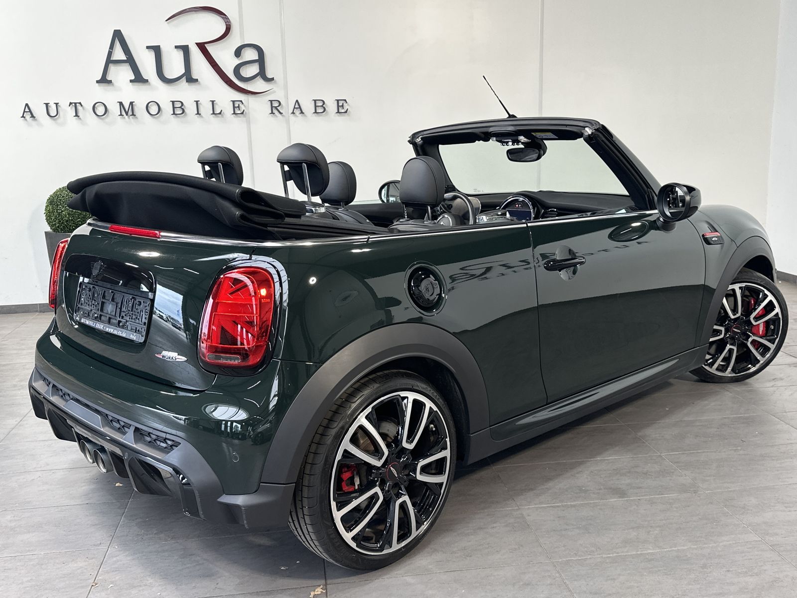 Mini JOHN COOPER WORKS CABRIO 2022 г. Зелёный, пробег 57450 км