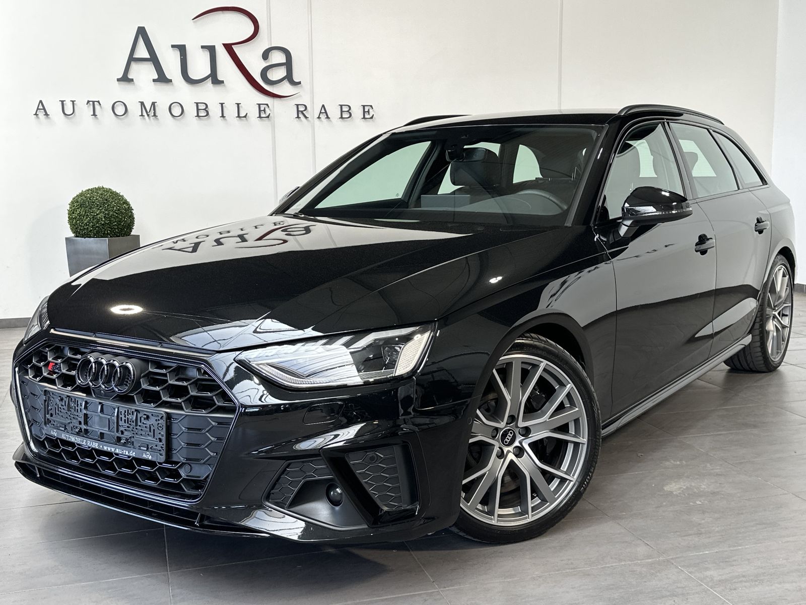 Audi S4 2022 г. Чёрный, пробег 52750 км