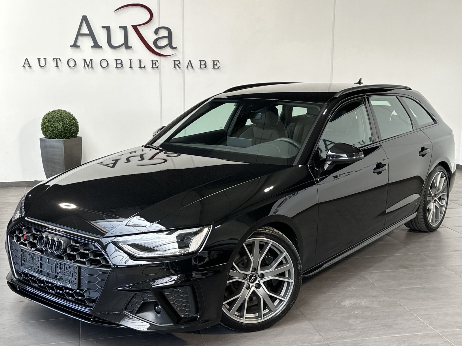 Audi S4 2022 г. Чёрный, пробег 52750 км
