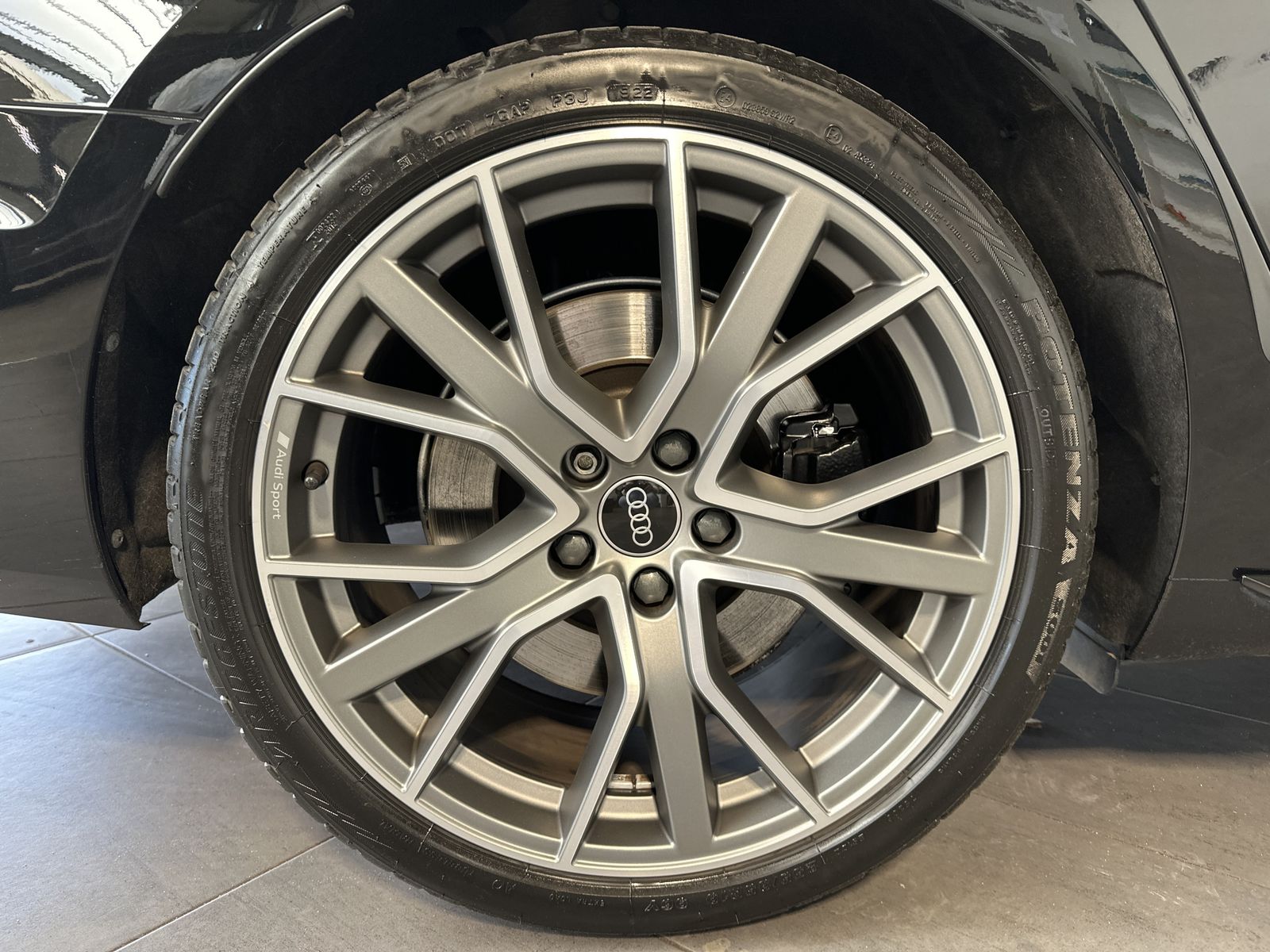 Audi S4 2022 г. Чёрный, пробег 52750 км