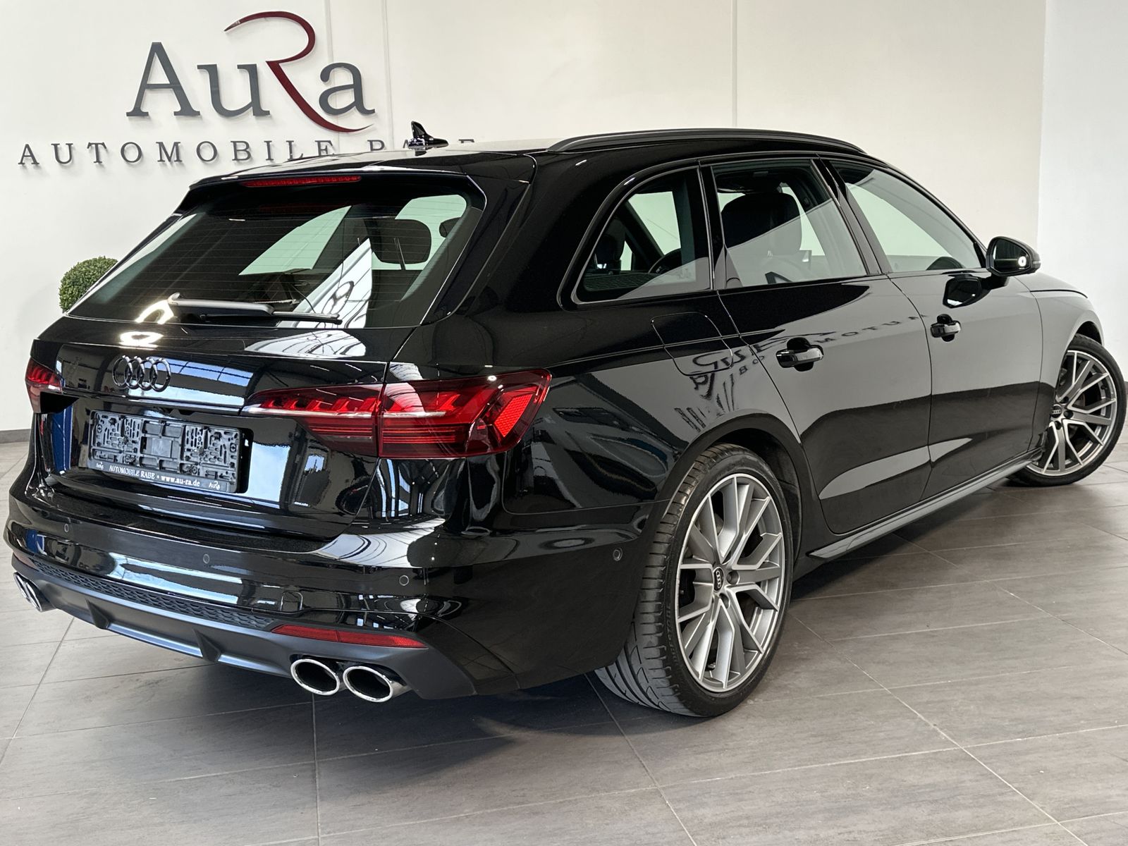 Audi S4 2022 г. Чёрный, пробег 52750 км