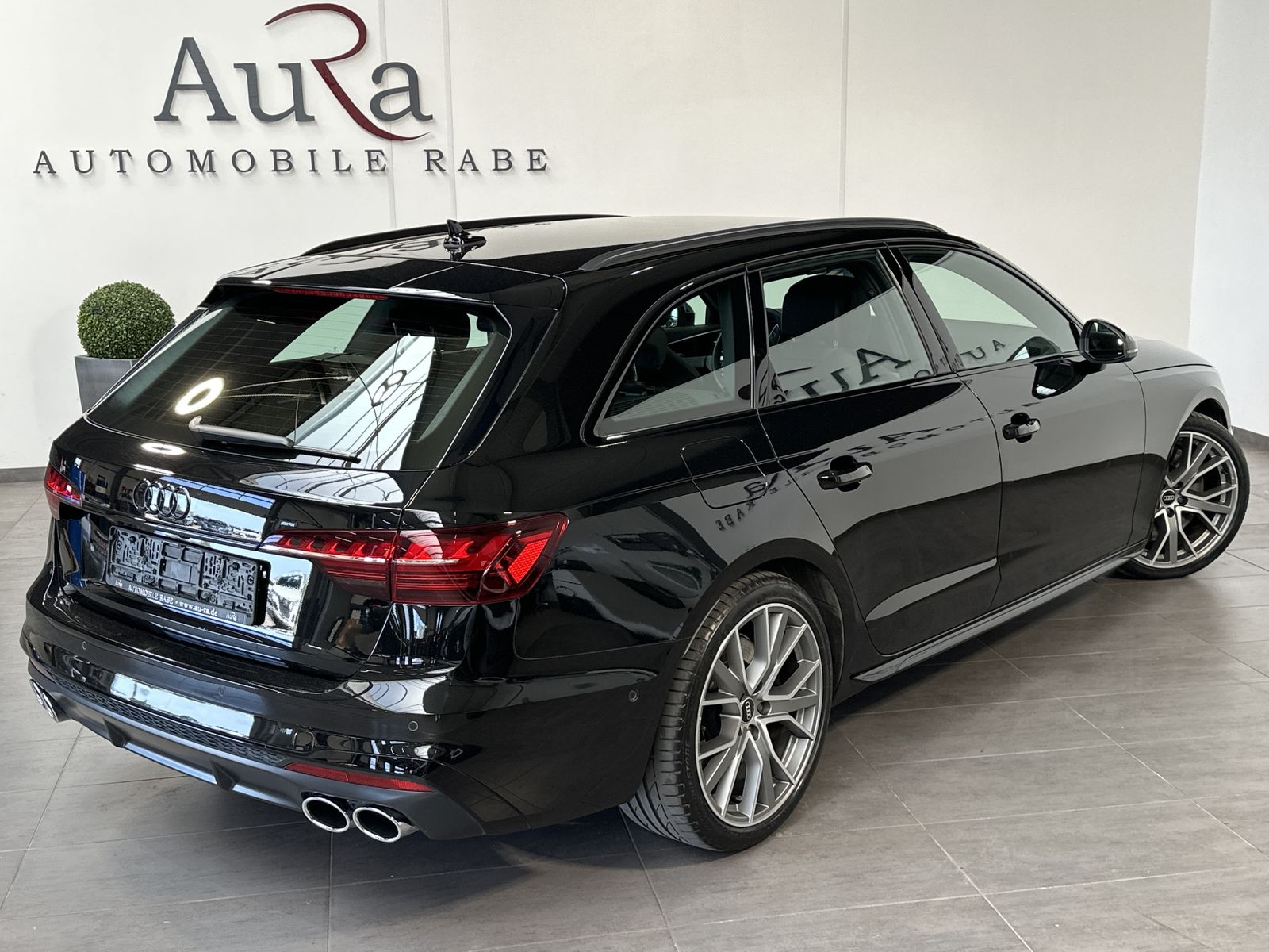 Audi S4 2022 г. Чёрный, пробег 52750 км