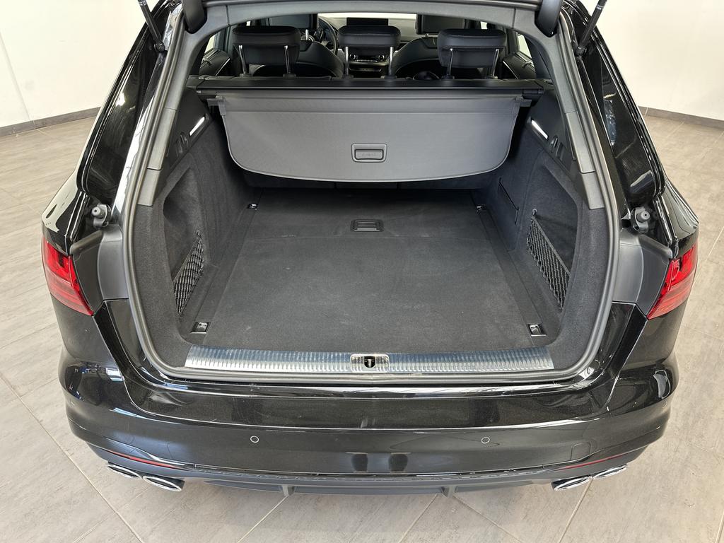 Audi S4 2022 г. Чёрный, пробег 52750 км