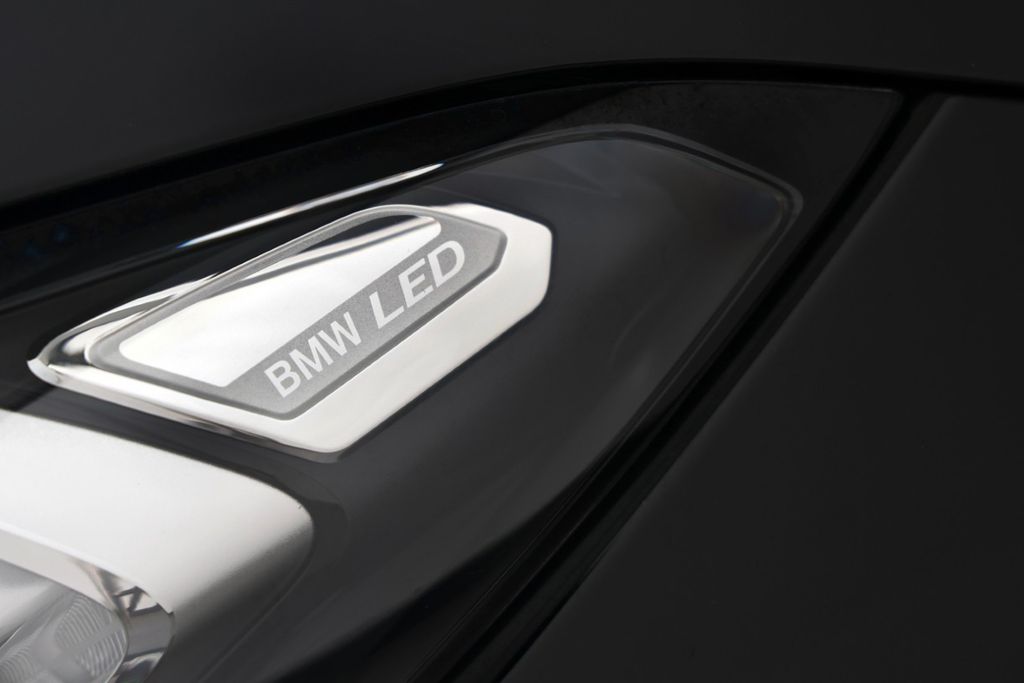 BMW 318 2024 г. Чёрный, пробег 25950 км