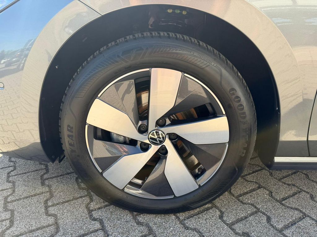 Volkswagen PASSAT VARIANT 2025 г. Серый, пробег 38735 км