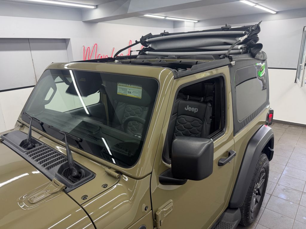 Jeep Wrangler 2025 г. Зелёный, пробег 24548 км