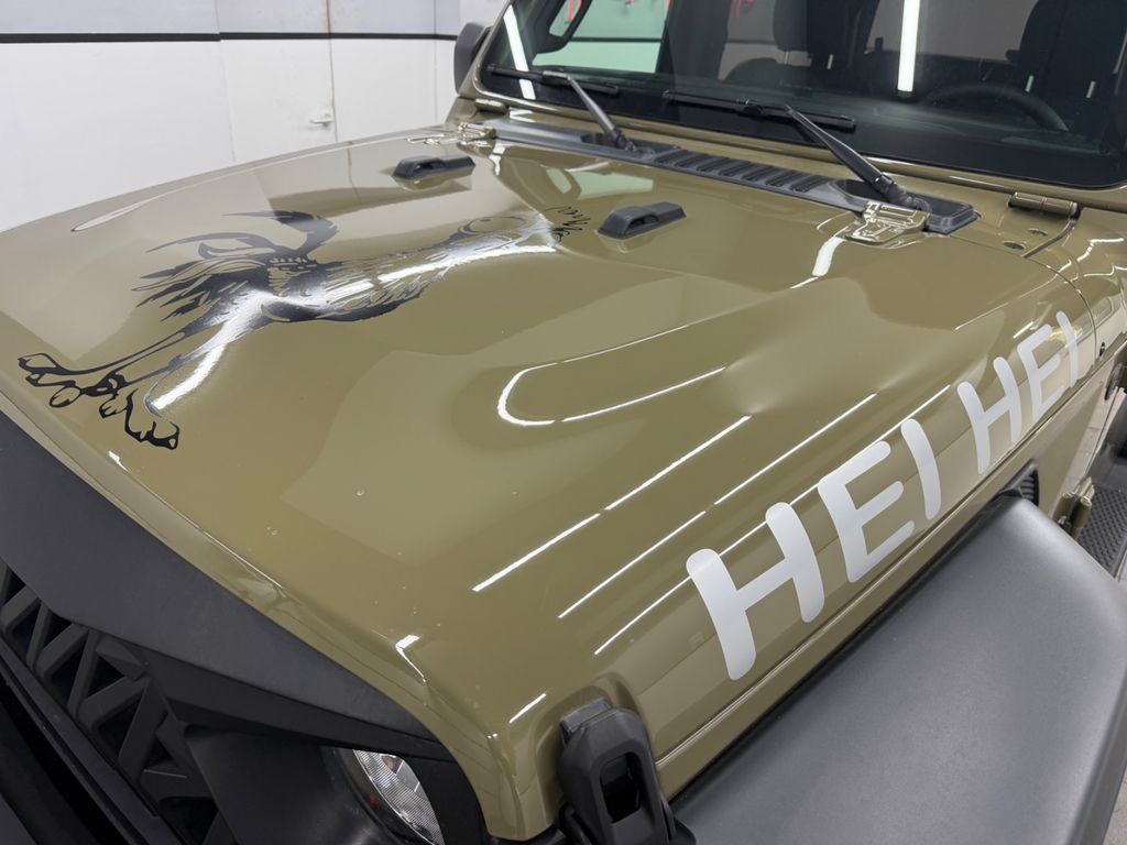 Jeep Wrangler 2025 г. Зелёный, пробег 24548 км