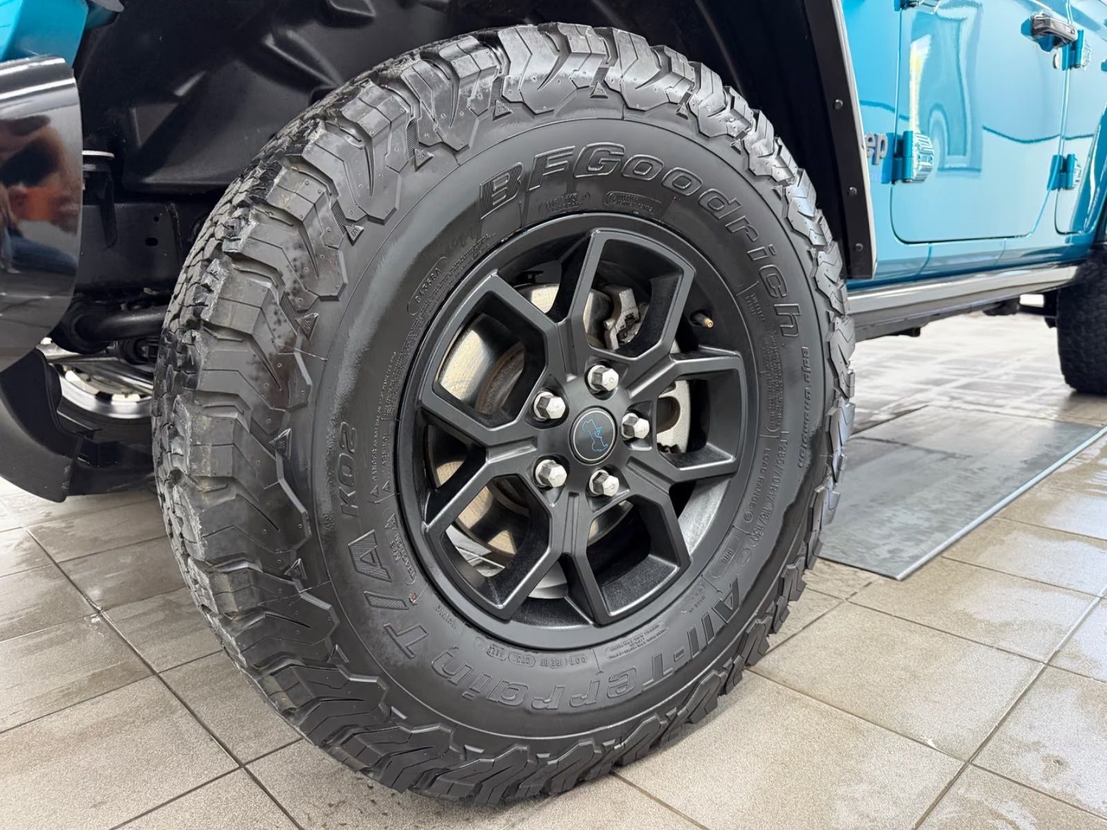 Jeep Wrangler 2024 г. Синий, пробег 21722 км