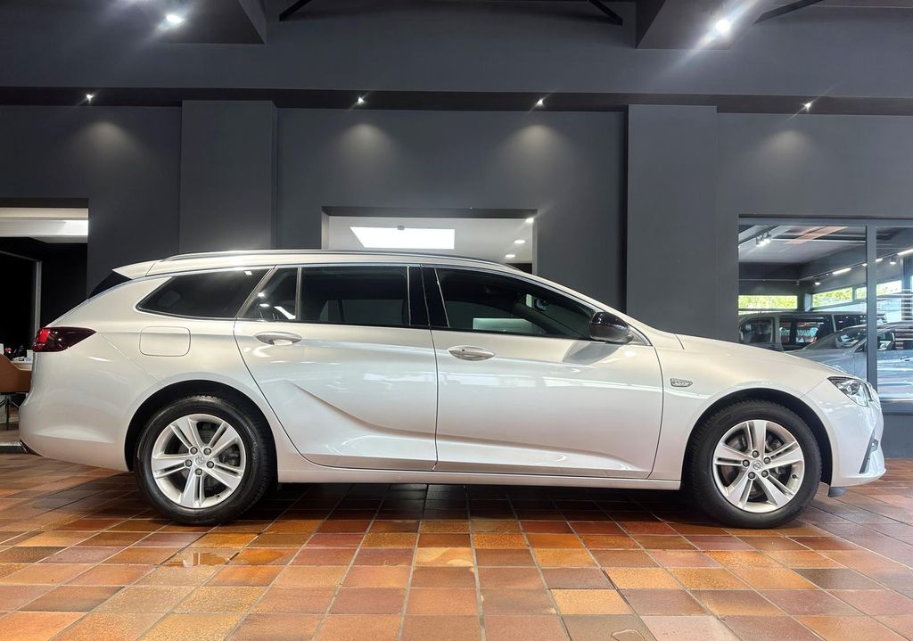 Opel Insignia 2021 г. Серебристый, пробег 50000 км