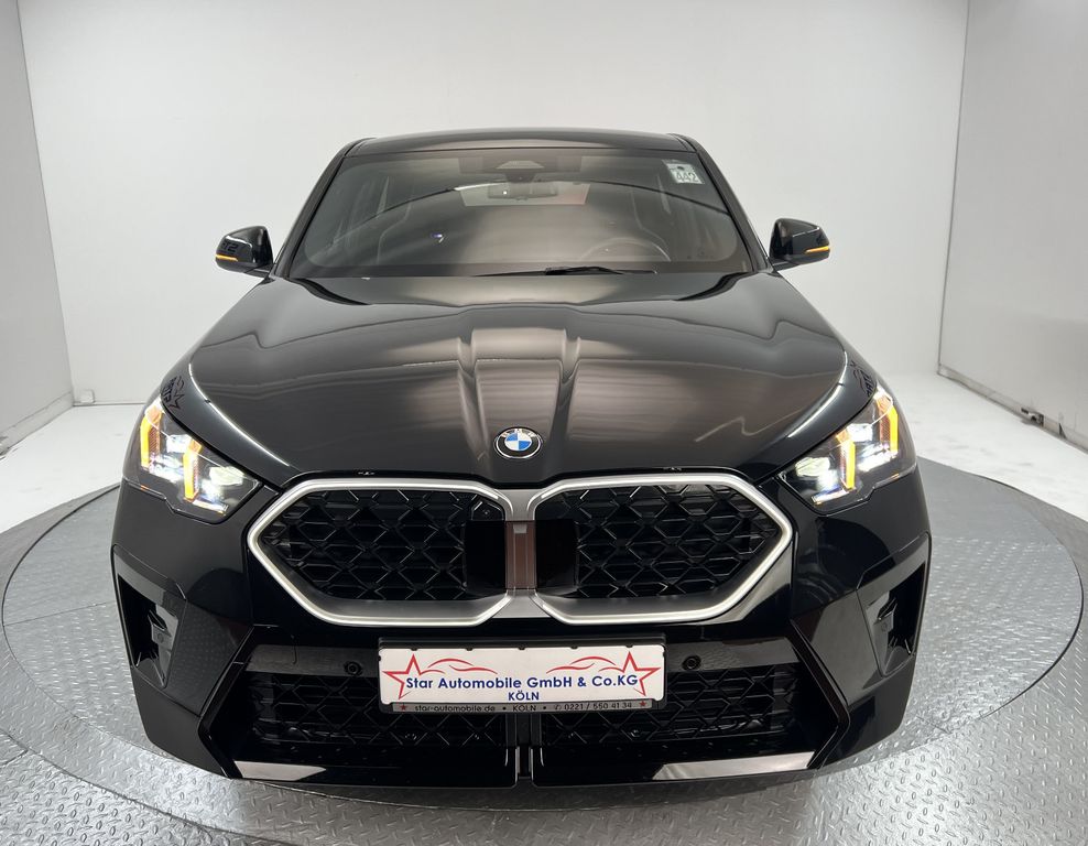BMW X2 2026 г. Чёрный, пробег 14305 км
