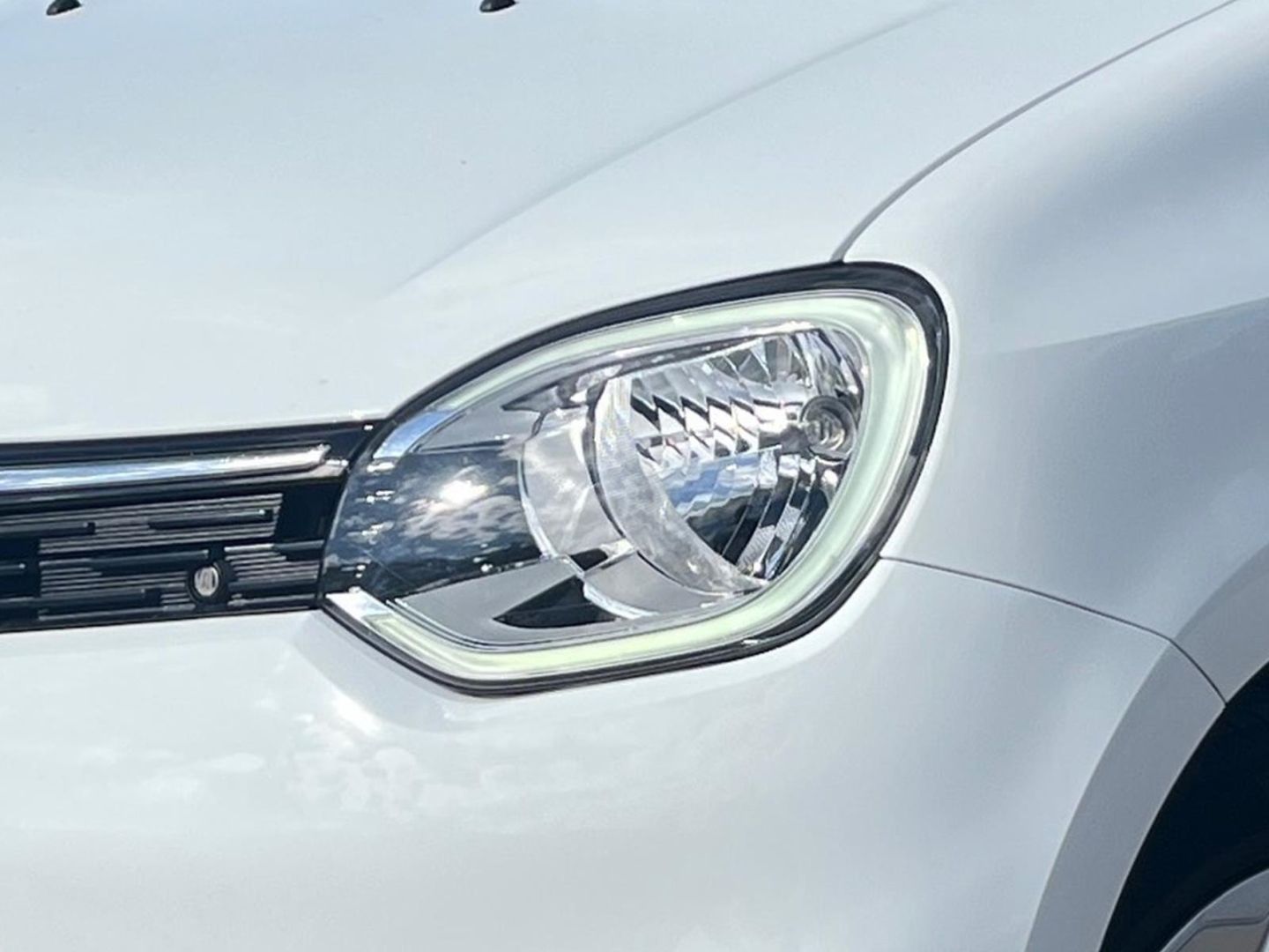 Renault Twingo 2021 г. Белый, пробег 39717 км
