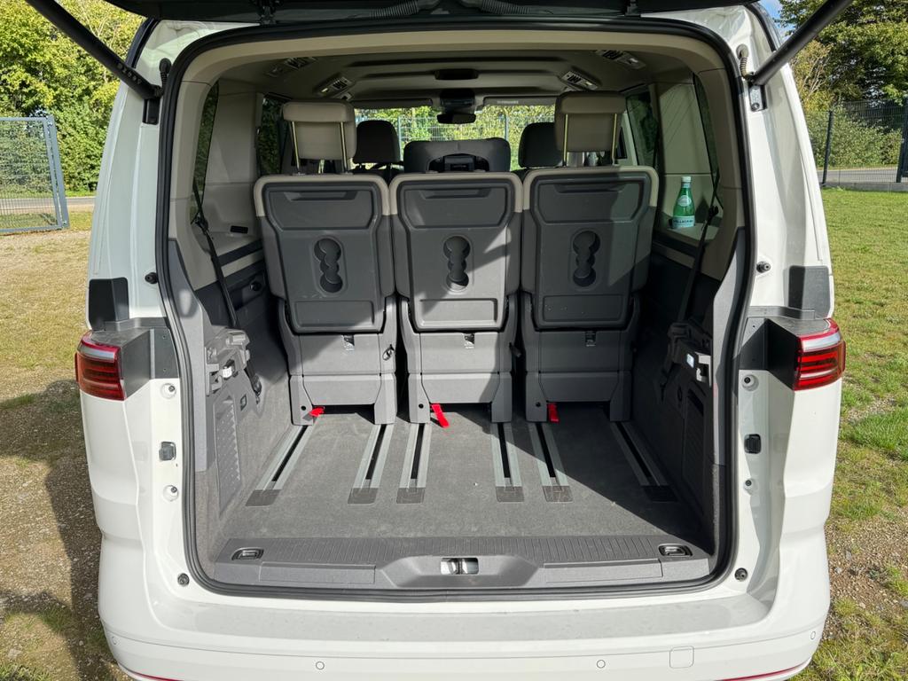 Volkswagen T7 MULTIVAN 2024 г. Белый, пробег 25050 км