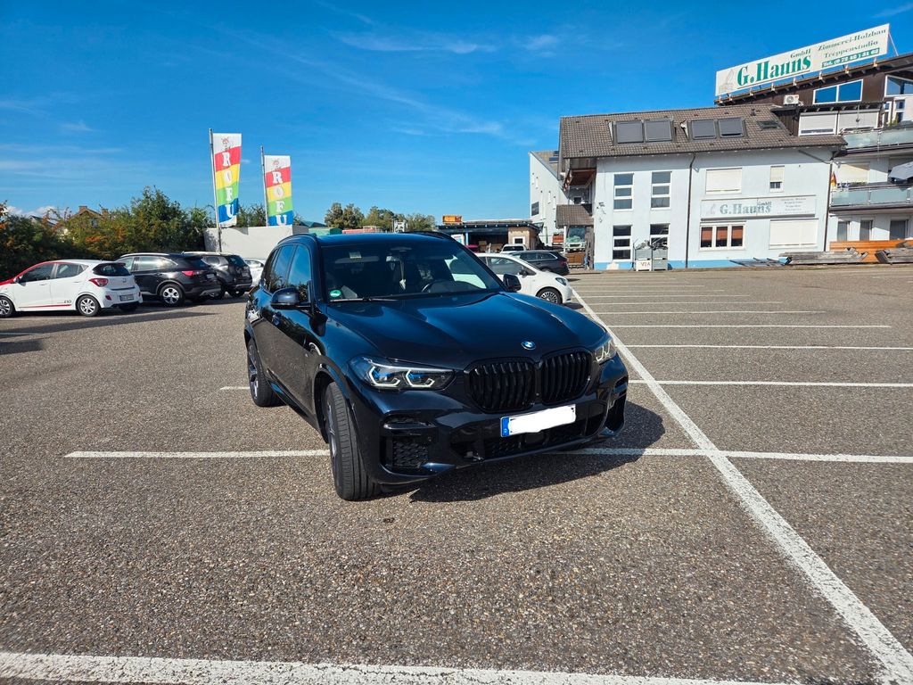 BMW X5 2023 г. Чёрный, пробег 48000 км