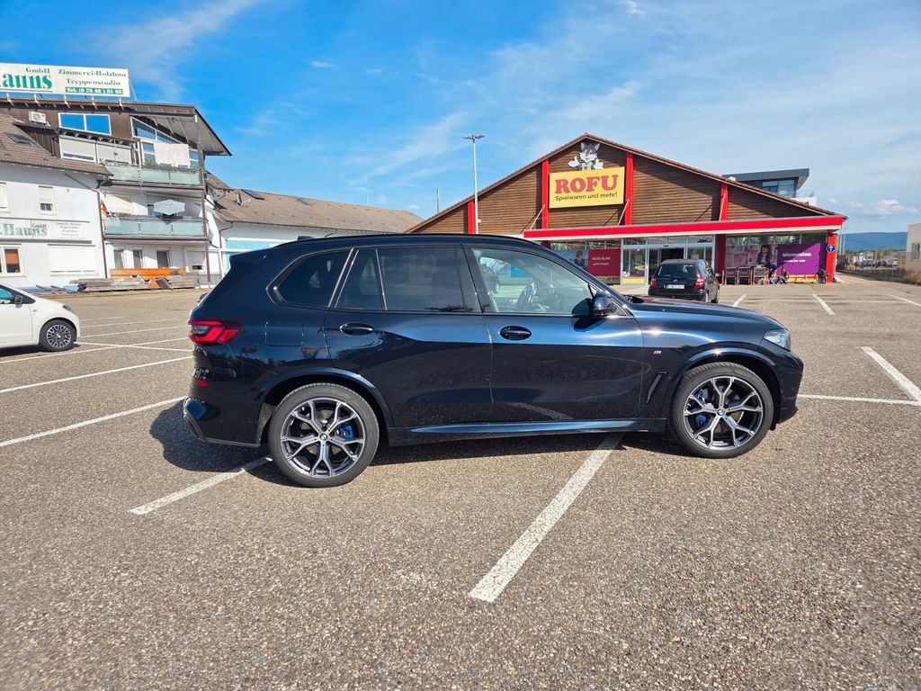 BMW X5 2023 г. Чёрный, пробег 48000 км