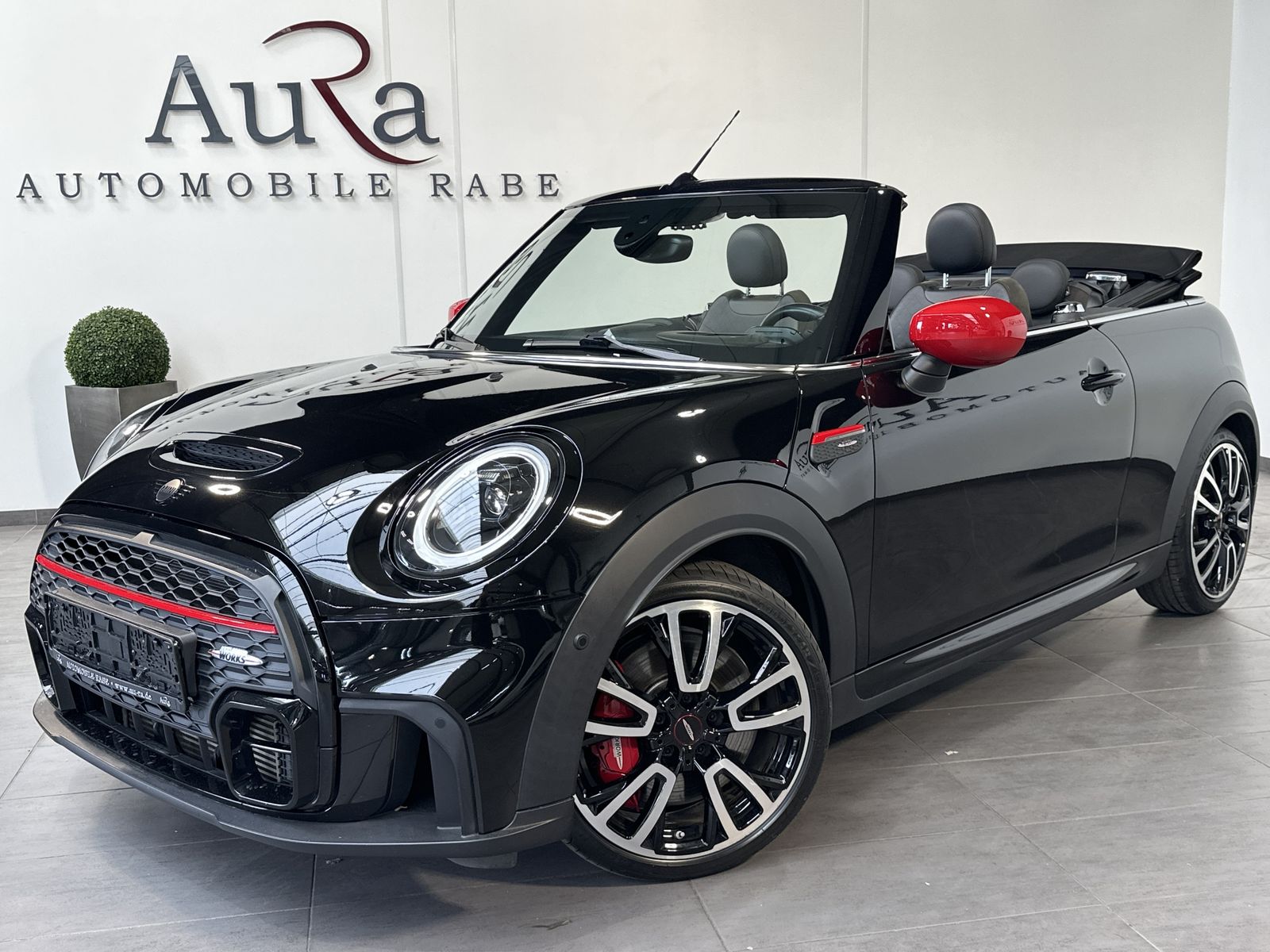 Mini JOHN COOPER WORKS CABRIO 2022 г. Чёрный, пробег 34750 км