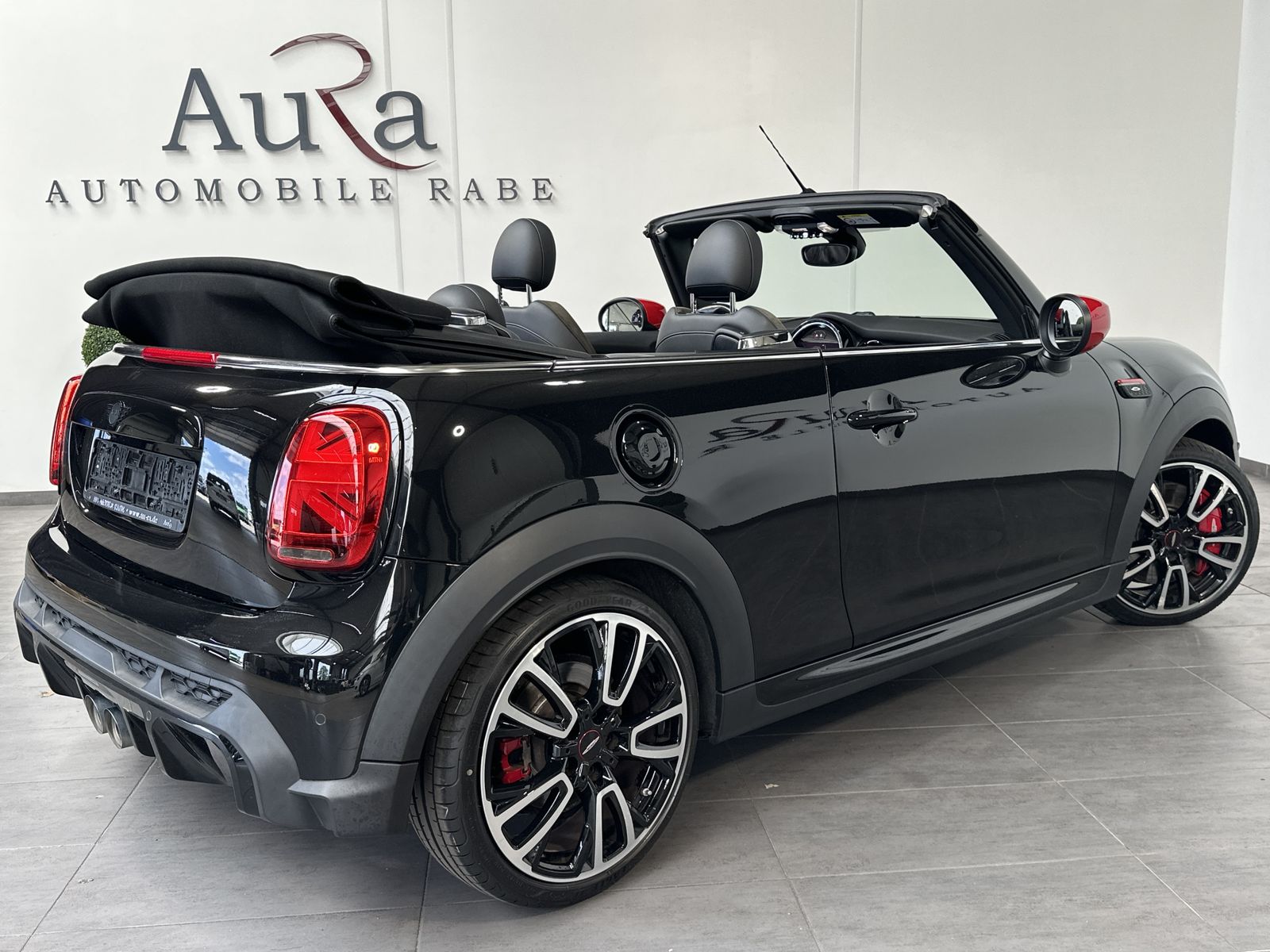 Mini JOHN COOPER WORKS CABRIO 2022 г. Чёрный, пробег 34750 км