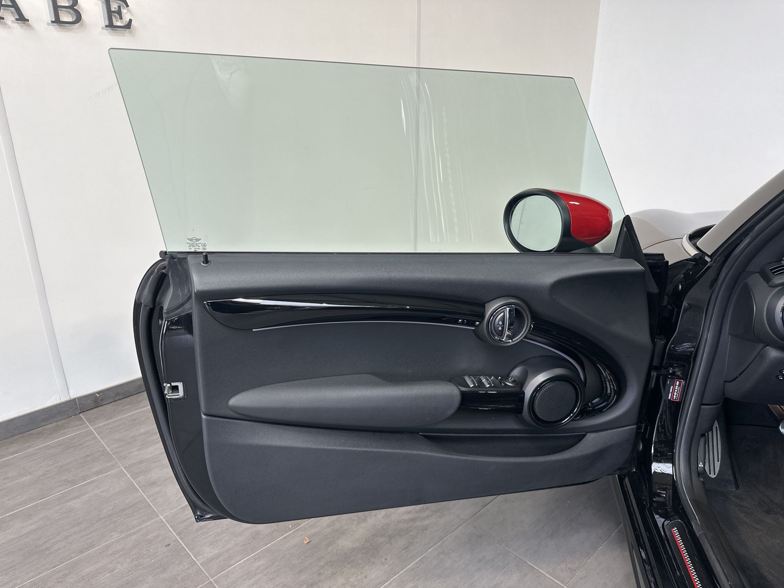 Mini JOHN COOPER WORKS CABRIO 2022 г. Чёрный, пробег 34750 км