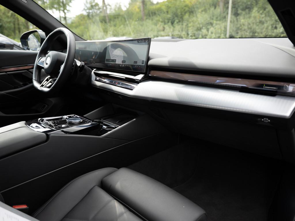 BMW 520 2026 г. Чёрный, пробег 7400 км